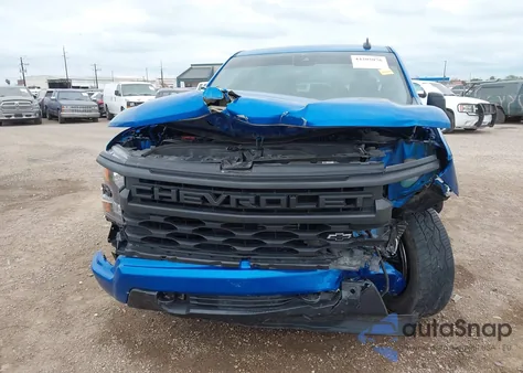 2022 Chevrolet Silverado 1500 2Wd Short Bed Custom z USA, uszkodzony, nr VIN 3GCPABEK1NG635670